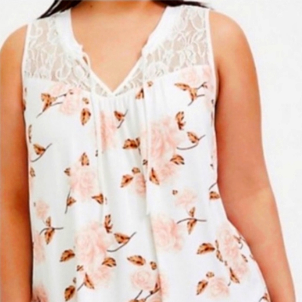 Torrid soft white floral lace yoke swing tank